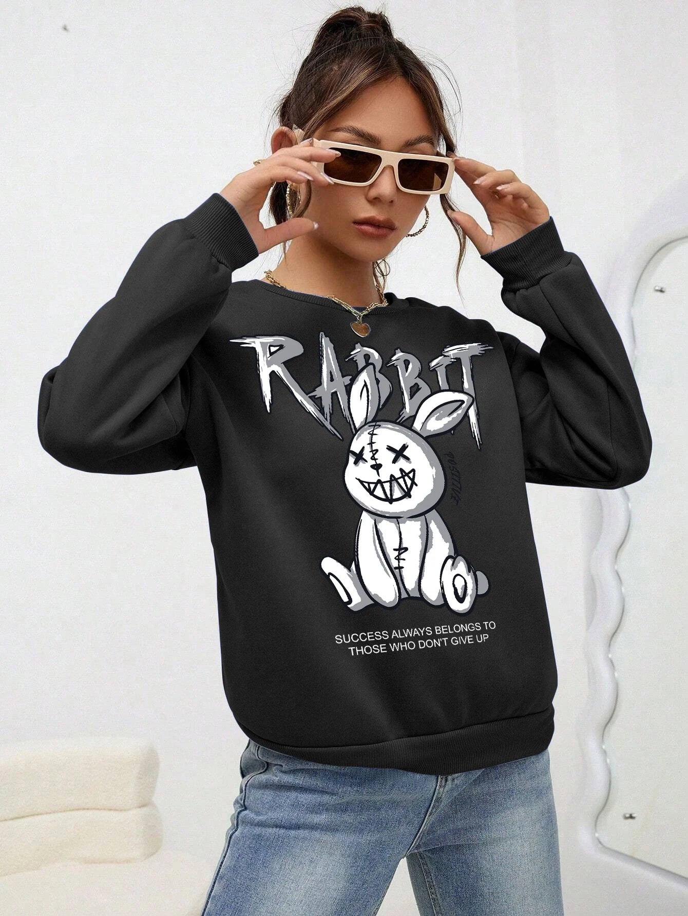 Sudadera con capucha con estampado de conejo de risa mala para mujer, sudadera básica de cuello redondo Harajuku, sudadera de moda de hip hop, ropa informal de otoño con forro polar