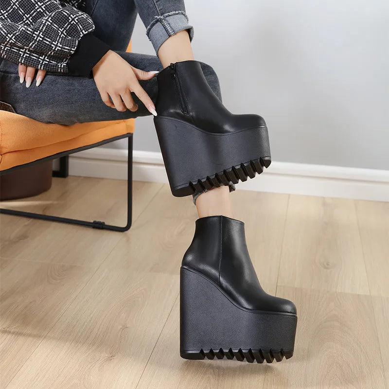 Botas de otoño e invierno nuevo muffin grueso con 16 cm de tacón súper alto gamuza discoteca botas cortas desnudas zapatos de mujer.Envío 0.00 $.