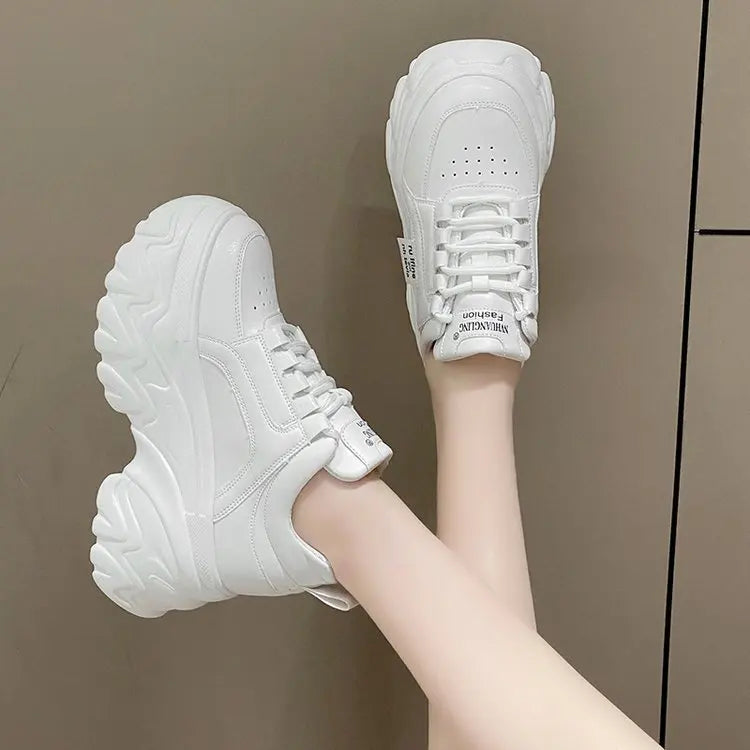 Zapatillas Deportivas Blancas con Plataforma para Mujer | Moda Casual 2024 | Envío Gratis en **FLIPISHOP.COM**