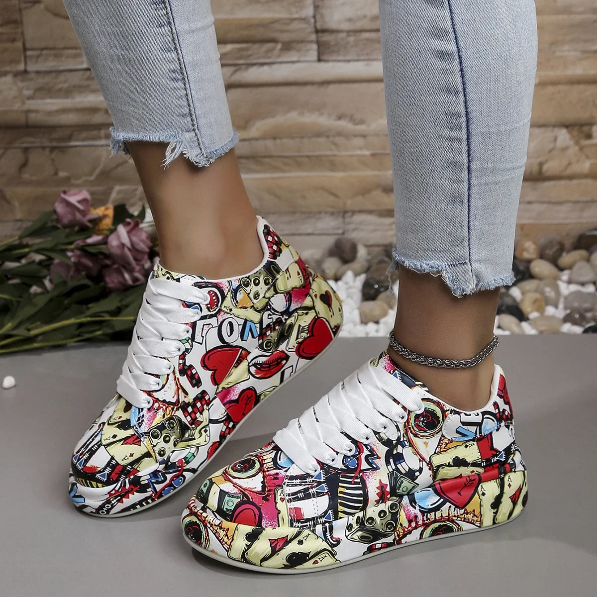 Zapatillas de Deporte Casuales para Mujer | Moda 2025 | Grafiti y Cordones | Envío Gratis en FLIPISHOP.COM