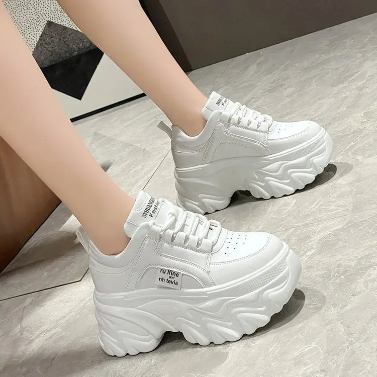 Zapatillas Deportivas Blancas con Plataforma para Mujer | Moda Casual 2024 | Envío Gratis en **FLIPISHOP.COM**